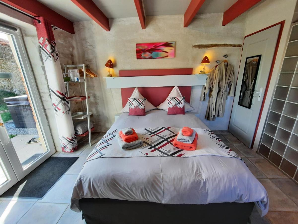 Bed and Breakfast L'Echappee Tremoussante Saint-Barthélemy-de-Vals Zewnętrze zdjęcie