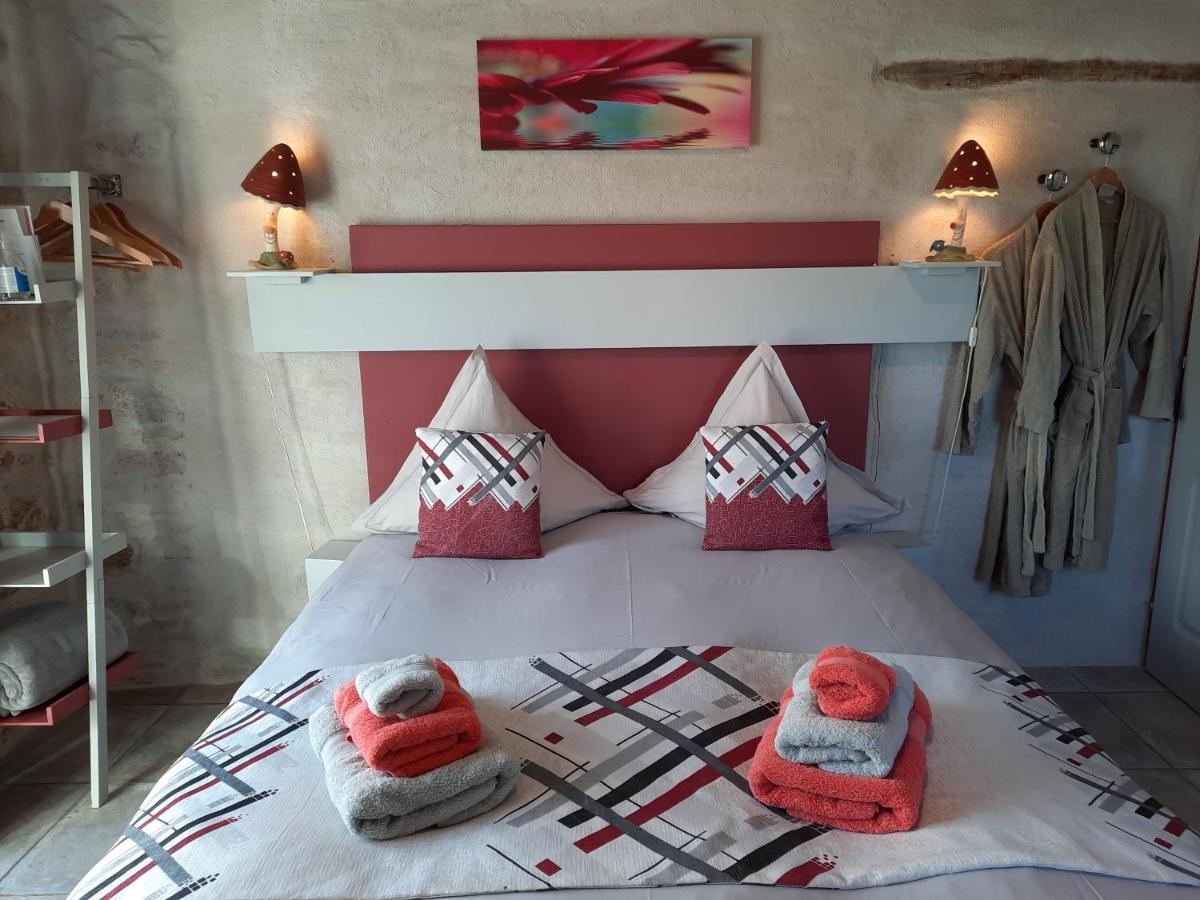 Bed and Breakfast L'Echappee Tremoussante Saint-Barthélemy-de-Vals Zewnętrze zdjęcie